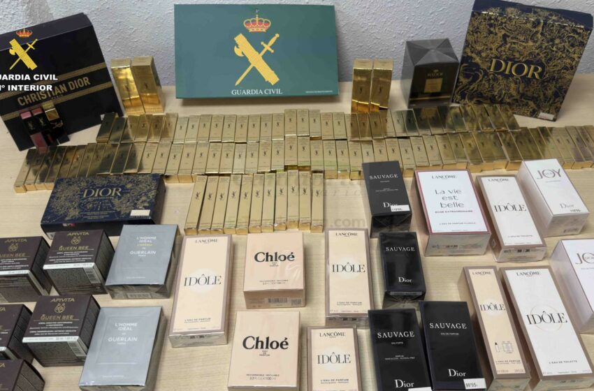 Detenidos por robo de perfumes y cosméticos en un centro comercial de Cantabria