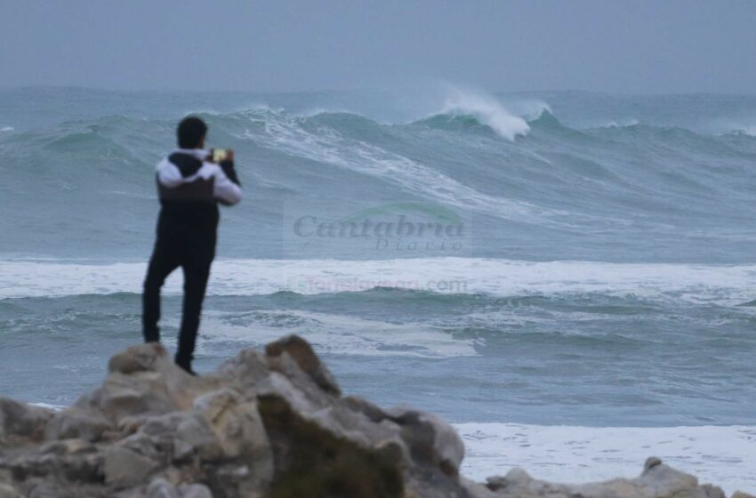 No arriesgues tu vida por fotografiar los fenómenos costeros durante la alerta