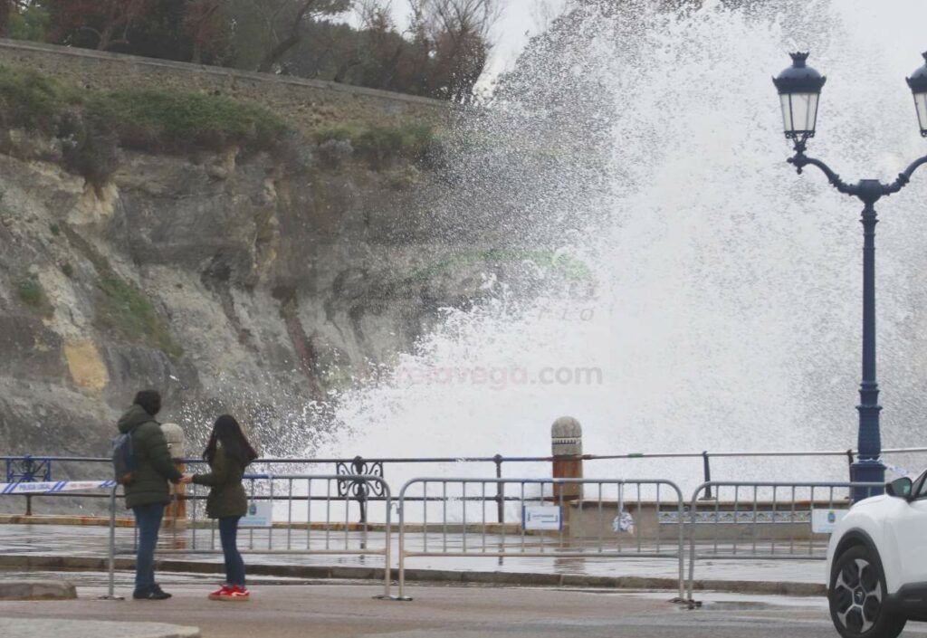 (C) Foto: David Laguillo/CANTABRIA DIARIO - Santander declara la fase de preemergencia del PEMUSAN ante un nuevo aviso rojo por fenómenos costeros