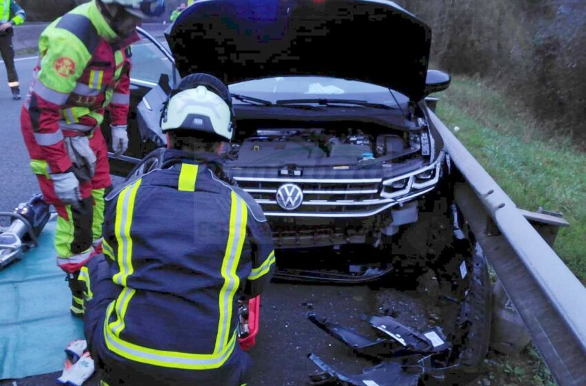 Herido un conductor tras colisionar con un camión en la A-8 a la altura de Liendo