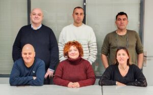 Pie de foto (de izquierda a derecha y de arriba a abajo): Víctor Núñez (UGT), Jesús Zubieta (UGT), Agustín García (SUC), Virginia Ordax (SUC), Francisco Javier Escudero (CCOO) y Ángela Solórzano (CCOO)