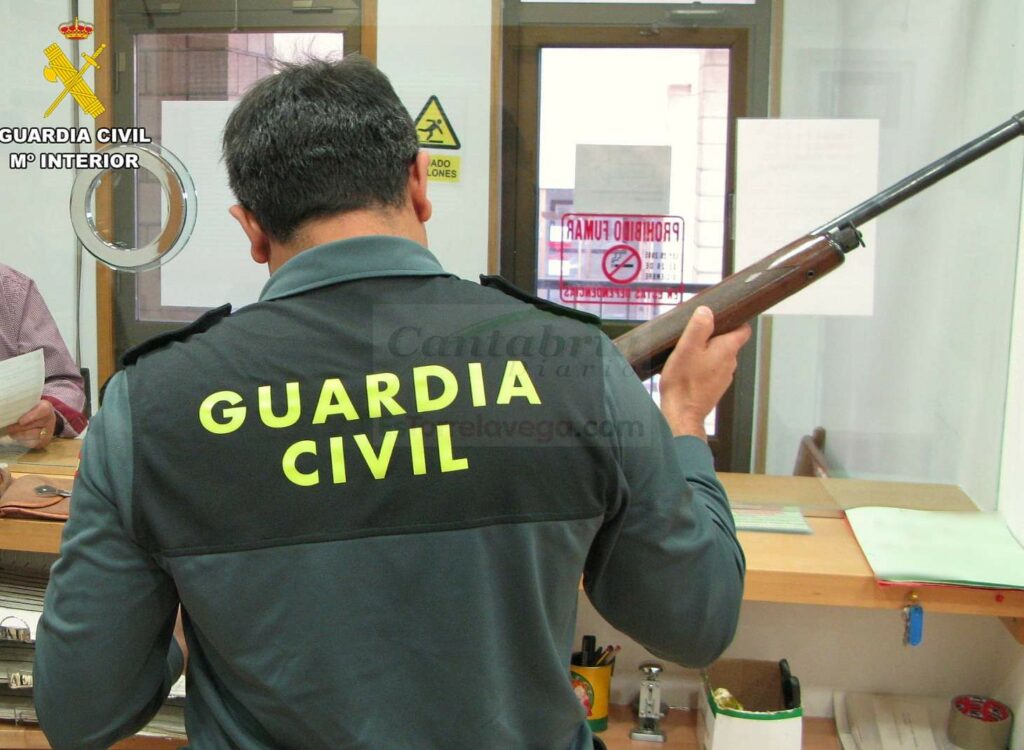 La Guardia Civil deniega la renovación de licencia de armas al presunto autor de un delito de odio