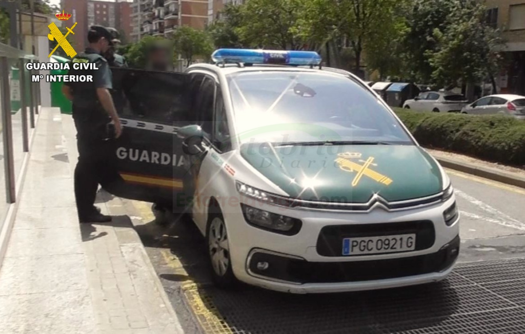 La Guardia Civil desarticula un grupo criminal especializado en 'sextorsión'