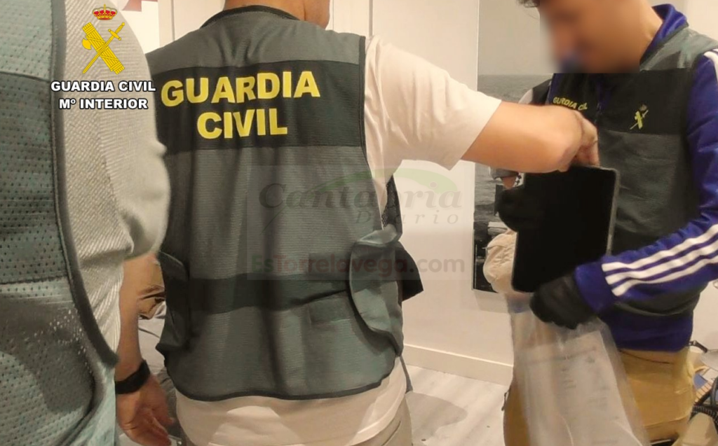 La Guardia Civil desarticula un grupo criminal especializado en 'sextorsión'